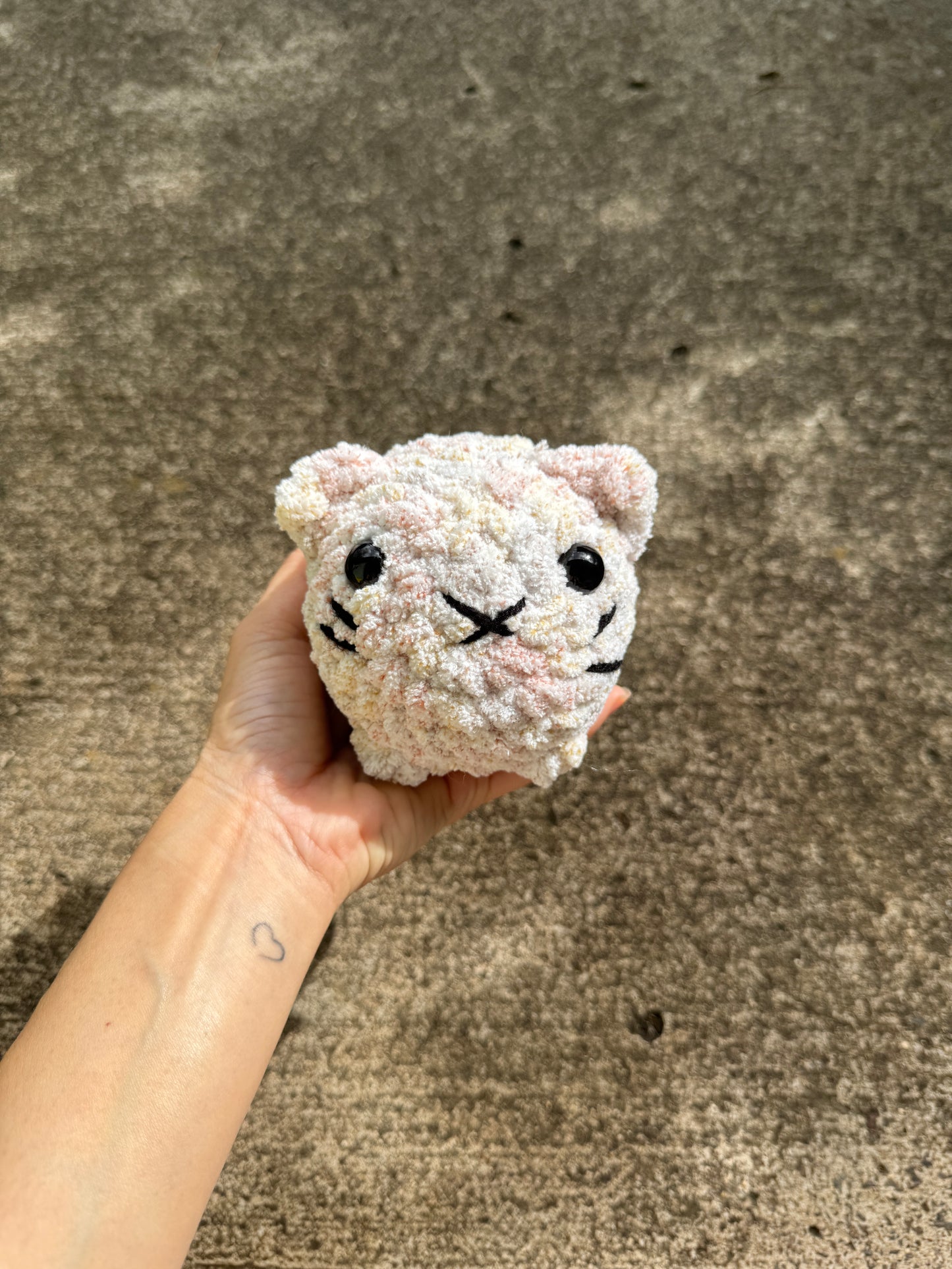 Crochet Loaf Cat – Your Perfect Companion for Stress Relief and Comfort!